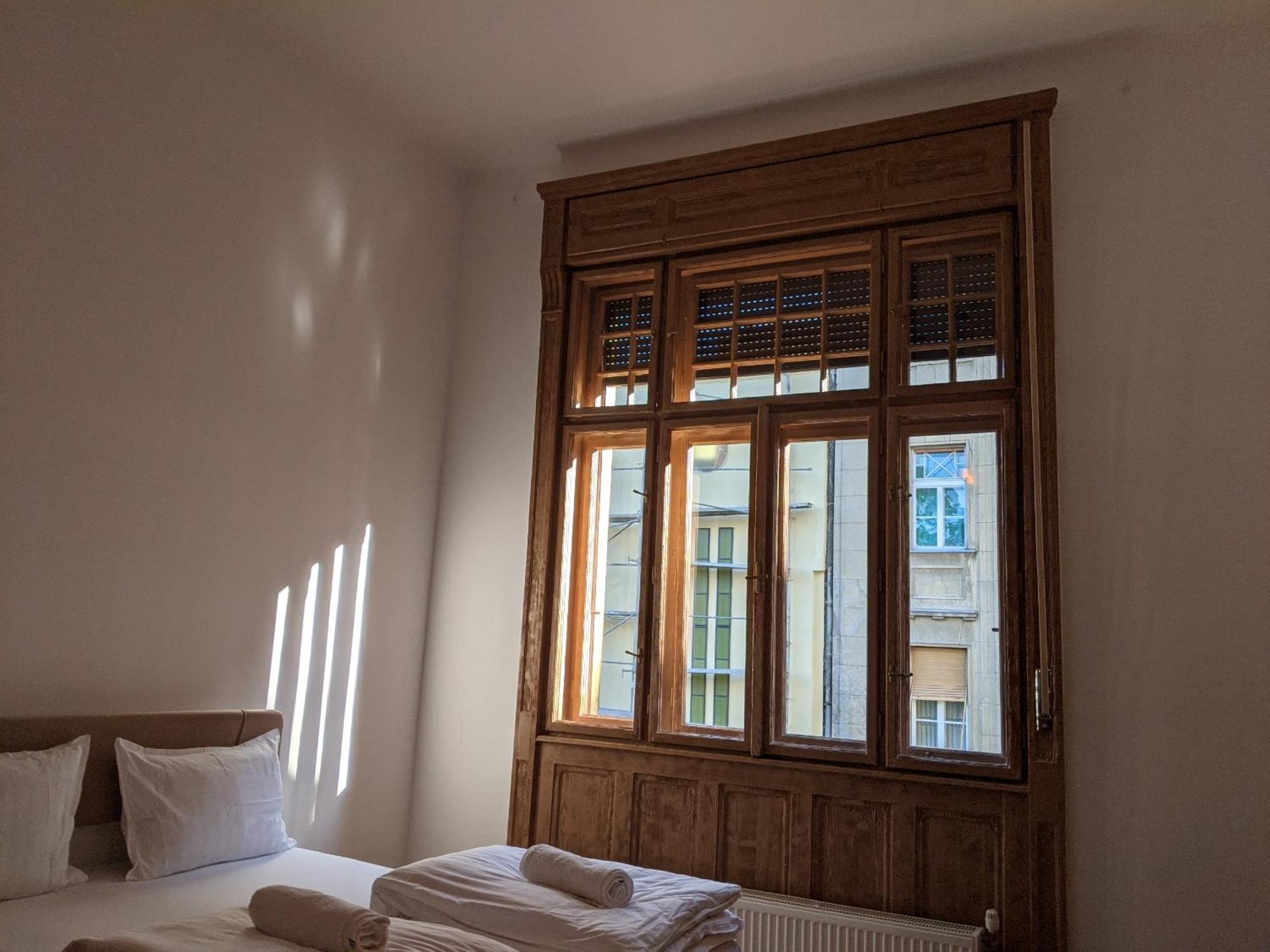 Ultra-Central Apartment In The Loffler Palace Тімішоара Екстер'єр фото